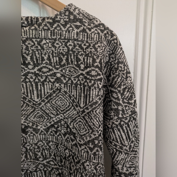 Cropped Valérie Dumaine grey patterned sweatshirt size small - Picture 4 of 5